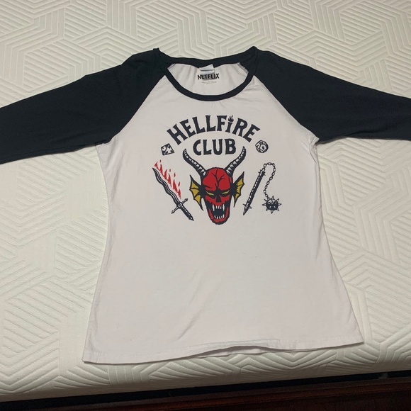 Stranger Things Men's Hellfire Club Raglan T-shirt - Picture 4 of 7